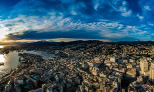 Immagine di Genova al tramonto